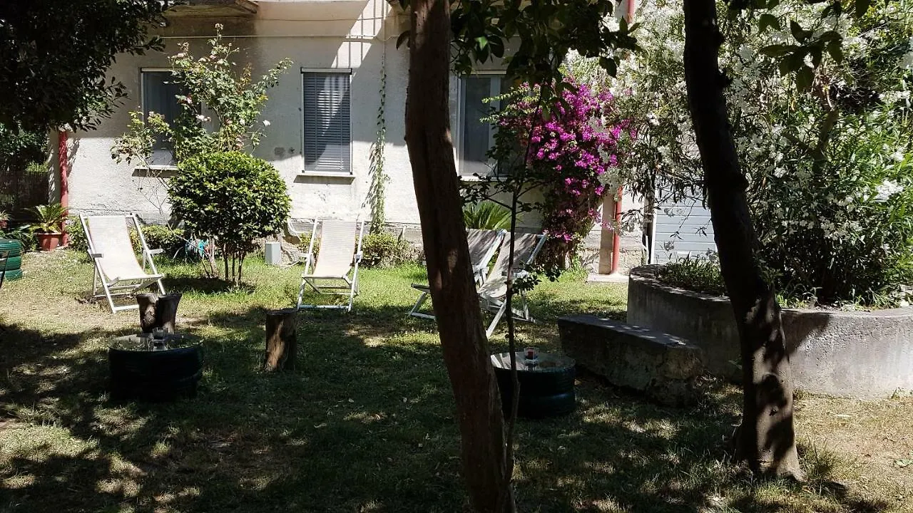 Il Giardino Di Vico Neve Bed and Breakfast Napels Italië